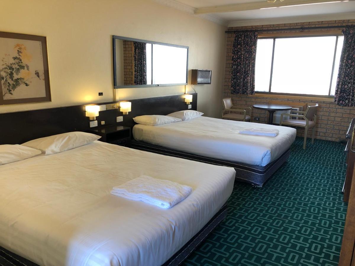 Canberra Lyneham Motor Inn Bagian luar foto