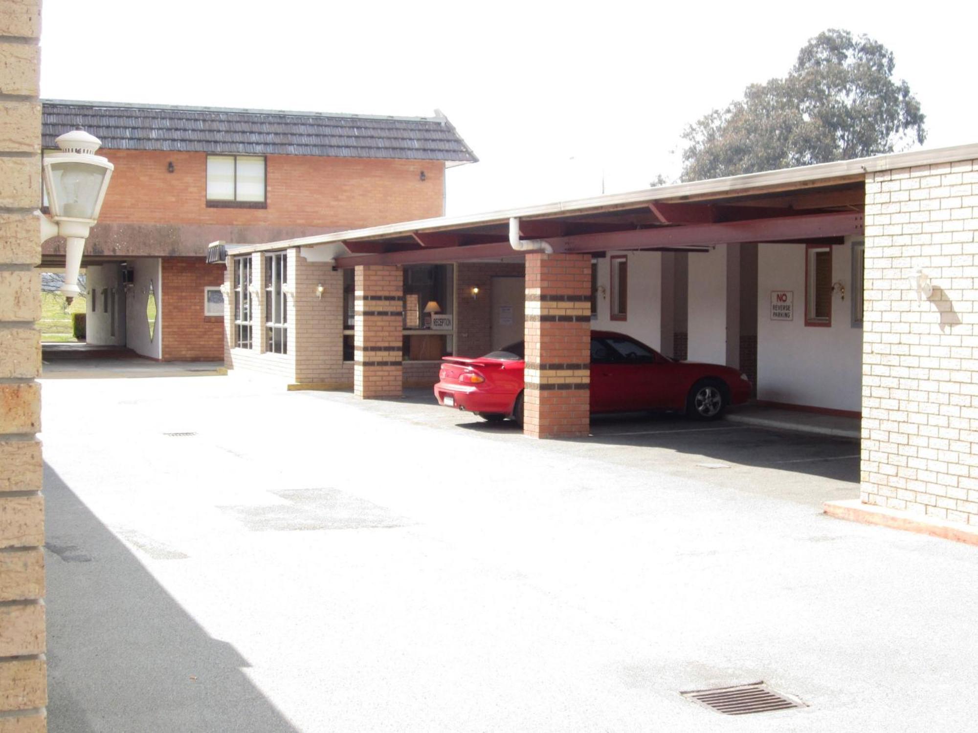 Canberra Lyneham Motor Inn Bagian luar foto